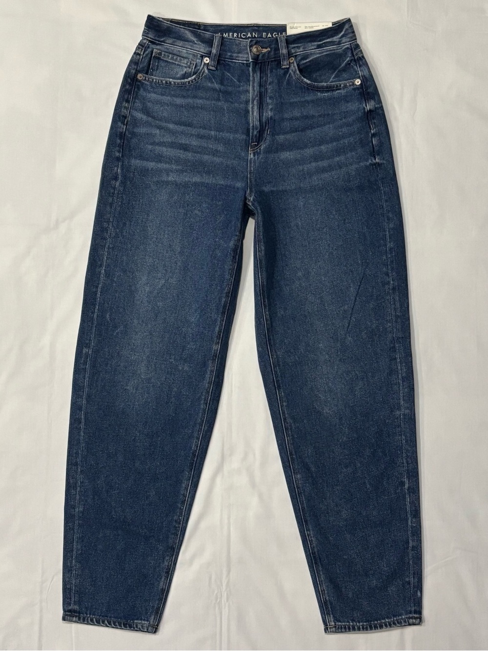 American Eagle Super High Rise Relaxed Mom Jeans 2 Regular Retro Tapered Leg NWT
